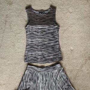 Sleeveless top w/matching elastic waist skirt